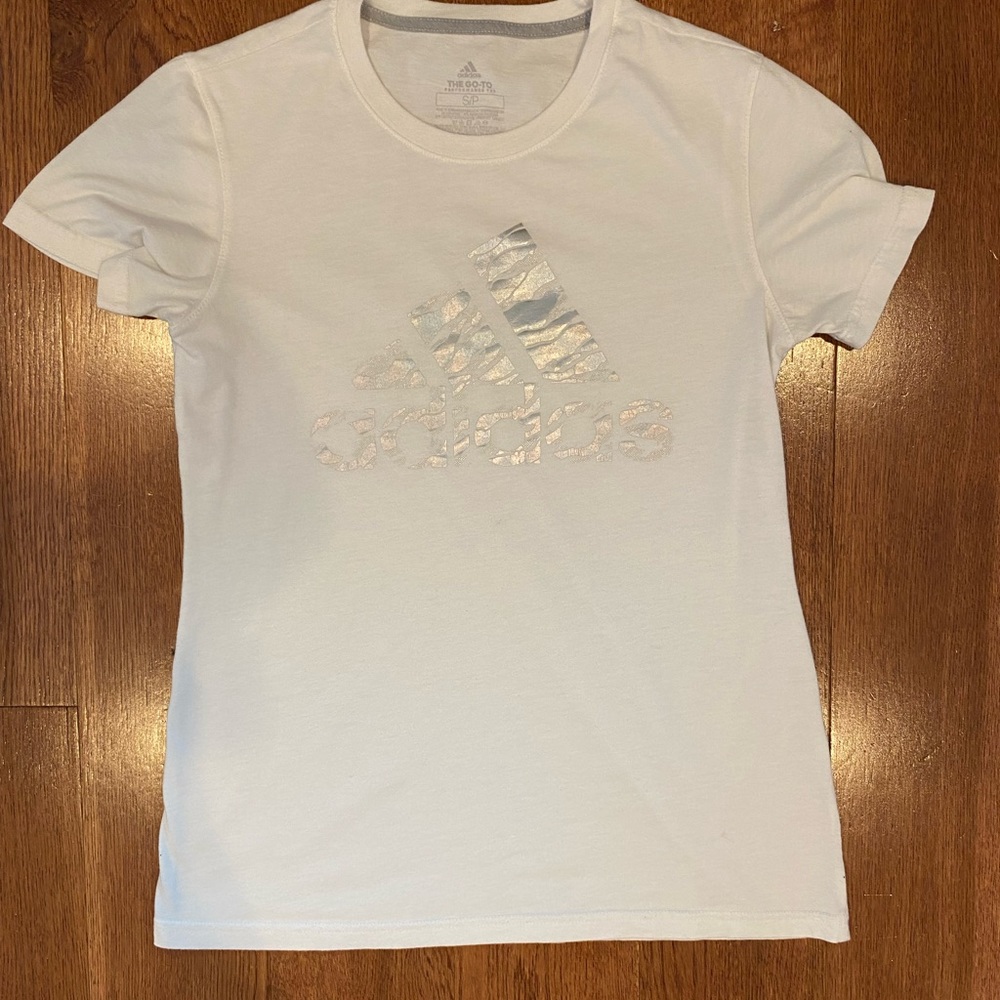 Adidas T-shirt
